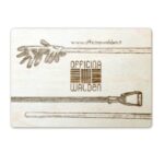 Fronte carta in legno con incisione laser: logo e disegno